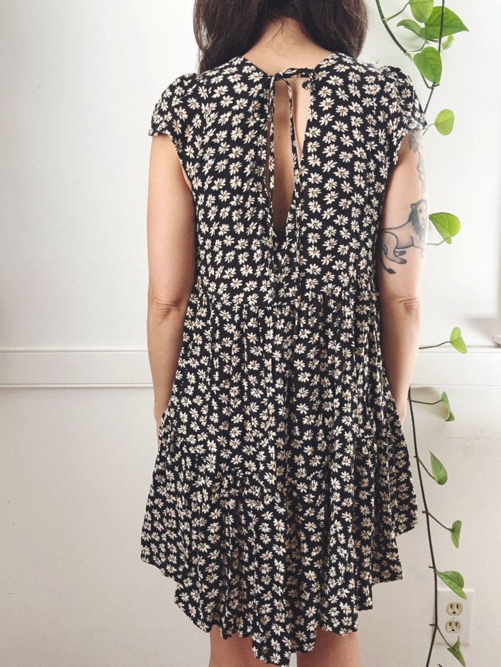 Floral Black & White Short Sleeve Babydoll Dress Open Back Tie Daisy Print S Ame - Picture 3 of 10